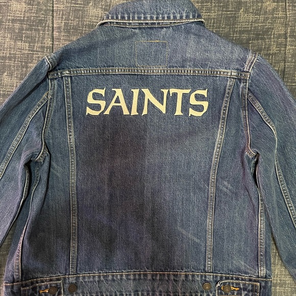 Unisex Levi’s Jackets 
Licensed NFL, NBA and MLB Sport Teams Levi Jackets $75 - Picture 6 of 9